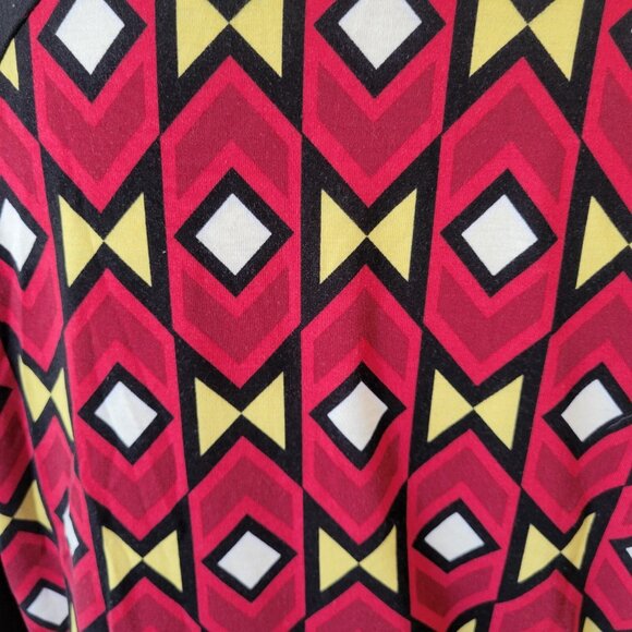 Lularoe Womens Top 2XL Plus Tee Raglan Sleeve Red Black Geometric GEO50E - Picture 7 of 10